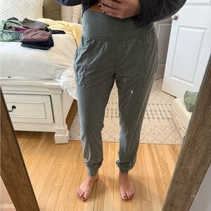 Medium TALL - Athleta Salutation Jogger Pants